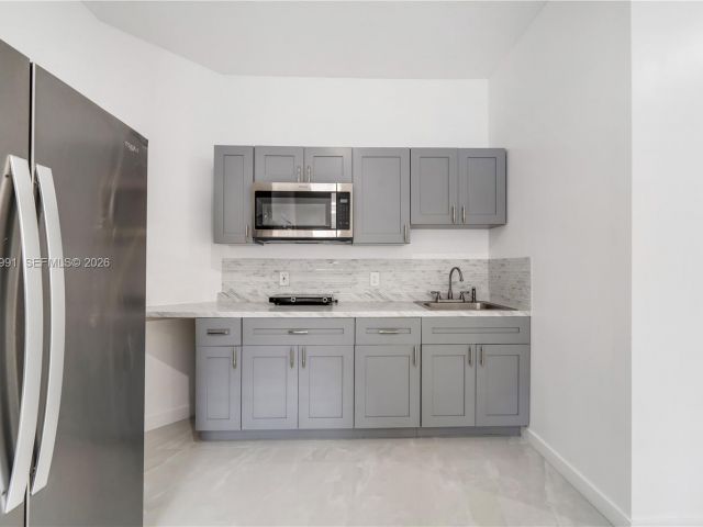 Home for rent at 1205 SE 7th Ct 0 - photo 7435801