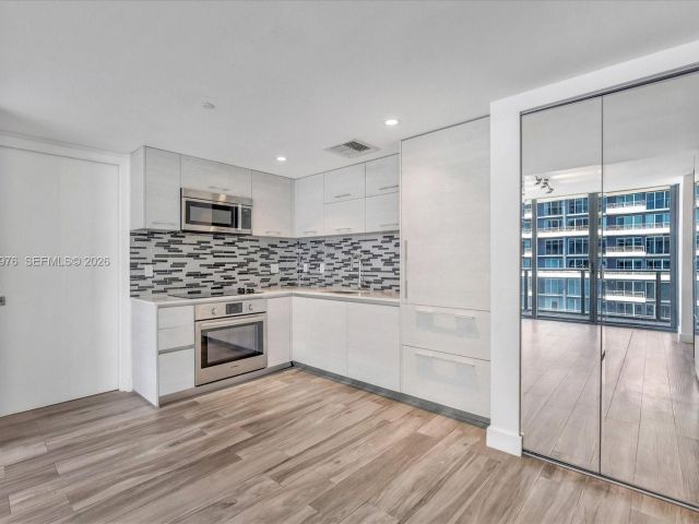 Apartment for sale  Unit #4807 - photo 7436057