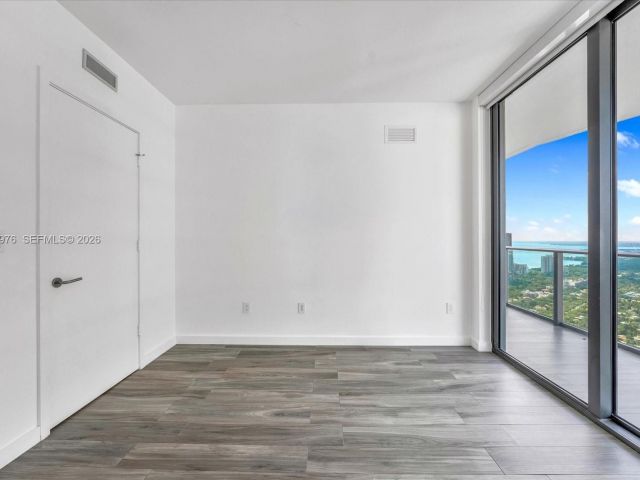 Apartment for sale  Unit #4807 - photo 7436061