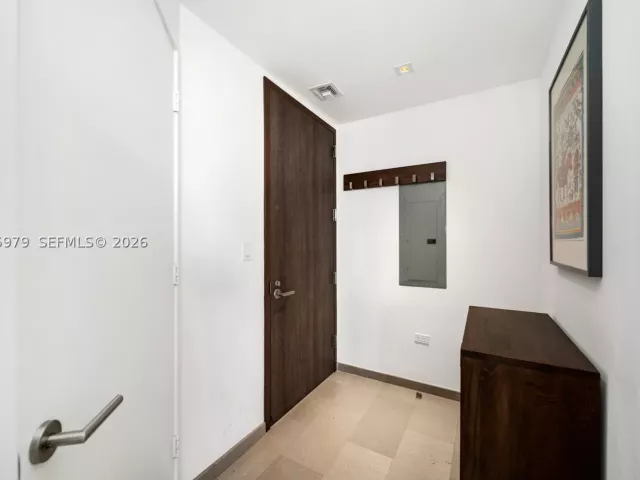 2-bedroom condo for sale in Miami - 68 SE 6th St 1201 - MondialRealty