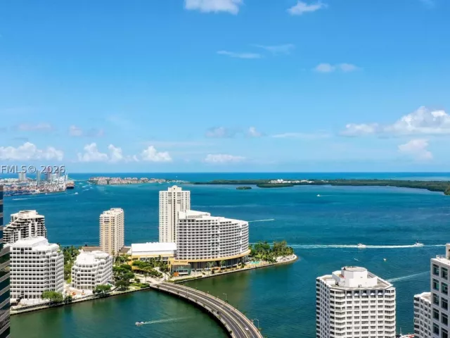 2-bedroom condo for sale in Miami - 68 SE 6th St 1201 - MondialRealty