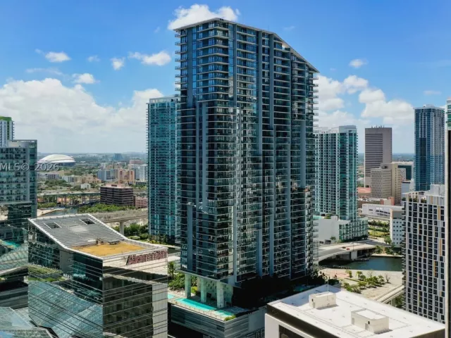 2-bedroom condo for sale in Miami - 68 SE 6th St 1201 - MondialRealty