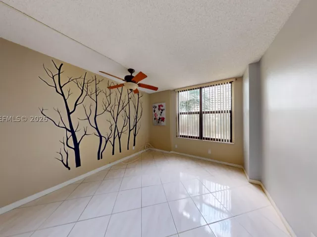 2-bedroom condo for sale in Hallandale Beach - 2500 PARKVIEW DR 417 - MondialRealty