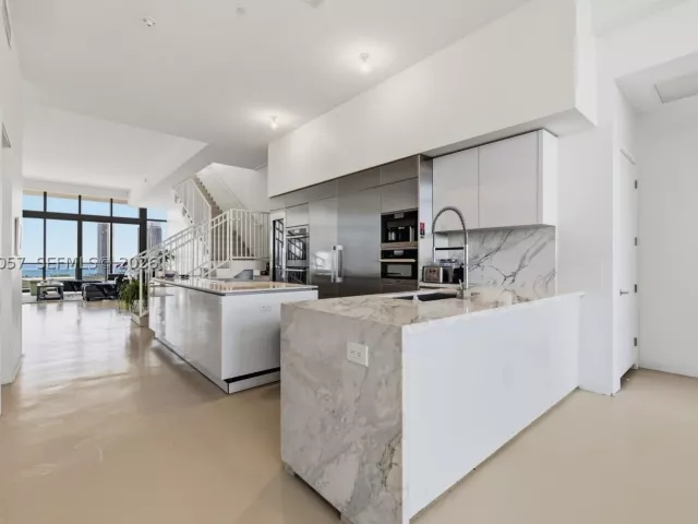 5-bedroom condo for sale in Aventura - 5500 Island Estates Dr PH 1506 - MondialRealty