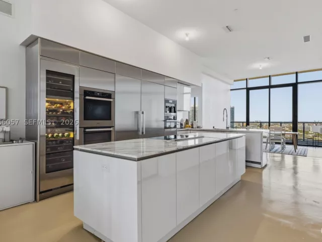 5-bedroom condo for sale in Aventura - 5500 Island Estates Dr PH 1506 - MondialRealty