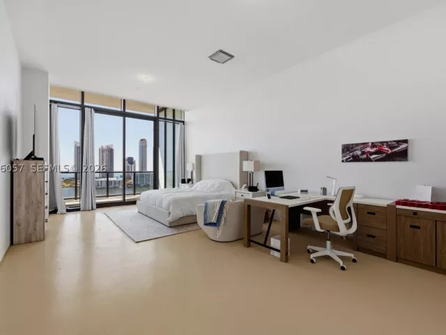 5-bedroom condo for sale in Aventura - 5500 Island Estates Dr PH 1506 - MondialRealty
