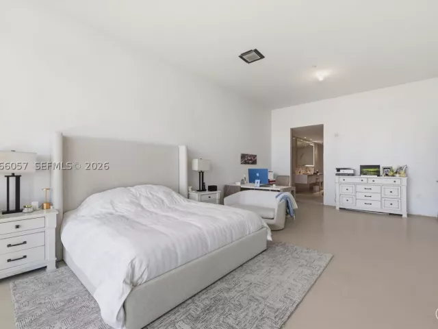 5-bedroom condo for sale in Aventura - 5500 Island Estates Dr PH 1506 - MondialRealty