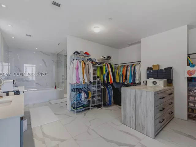 5-bedroom condo for sale in Aventura - 5500 Island Estates Dr PH 1506 - MondialRealty