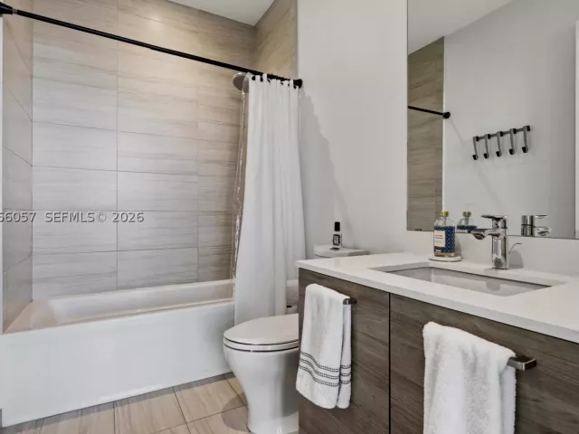 5-bedroom condo for sale in Aventura - 5500 Island Estates Dr PH 1506 - MondialRealty