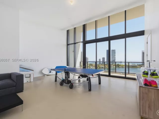 5-bedroom condo for sale in Aventura - 5500 Island Estates Dr PH 1506 - MondialRealty