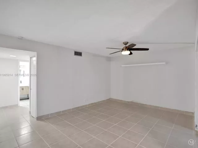 Home for sale at 6 Chestnut Cir - photo 7450868