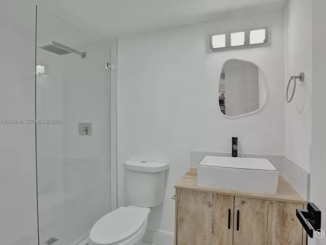 Home for sale at 6 Chestnut Cir - photo 7450873