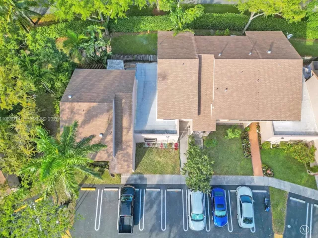 Home for sale at 6 Chestnut Cir - photo 7450877