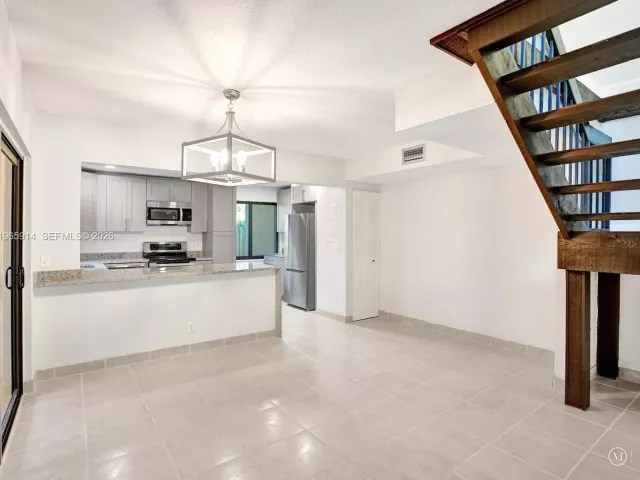 Home for sale at 6 Chestnut Cir - photo 7450862