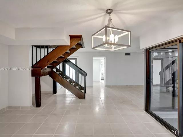 Home for sale at 6 Chestnut Cir - photo 7450863