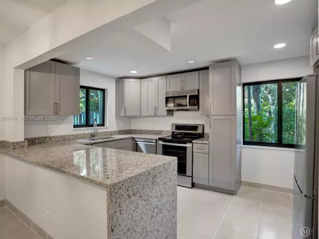 Home for sale at 6 Chestnut Cir - photo 7450864