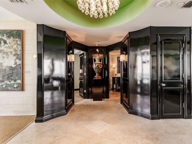 Apartment for rent  Unit #1604 - photo 7438924