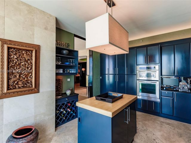 Apartment for rent  Unit #1604 - photo 7438928