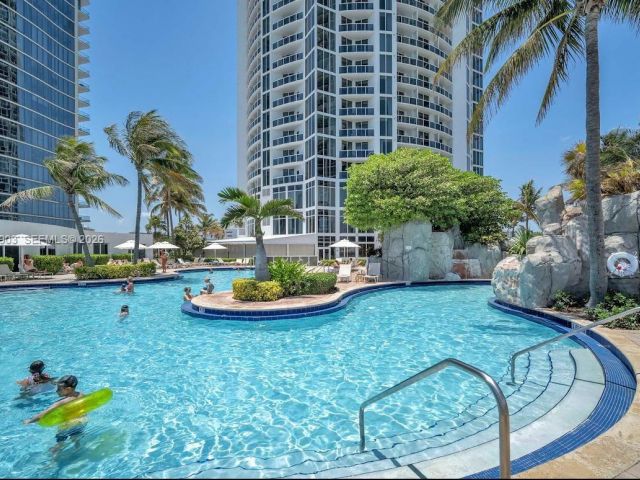 Apartment for sale  Unit #917 - photo 7444927