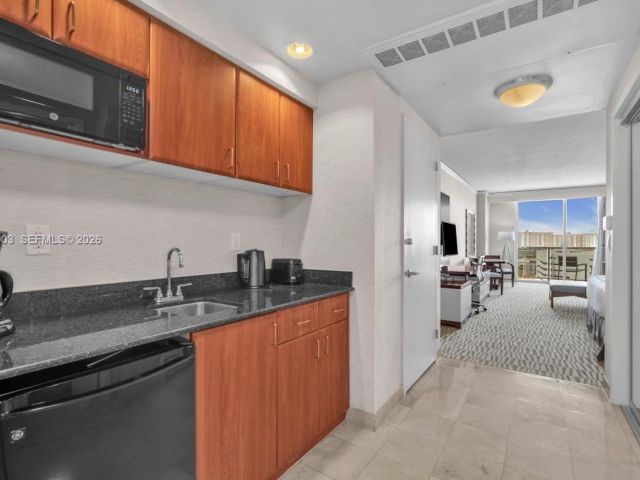 Apartment for sale  Unit #917 - photo 7444937