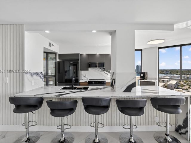 Apartment for sale  Unit #1710 - photo 7487504