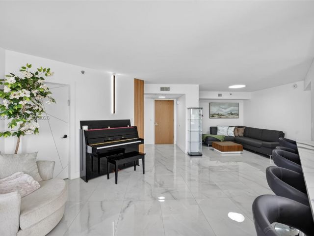 Apartment for sale  Unit #1710 - photo 7487516