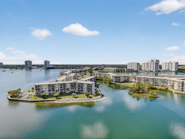 Apartment for sale  Unit #1710 - photo 7487522