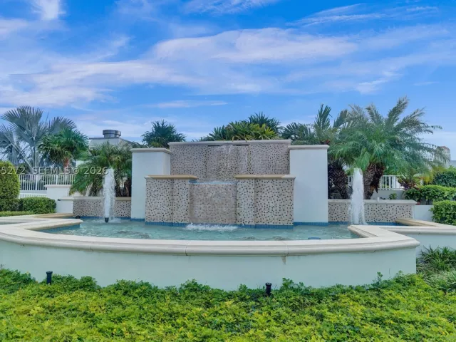 2-bedroom condo for sale in Aventura - 3000 Island Blvd 1106 - MondialRealty