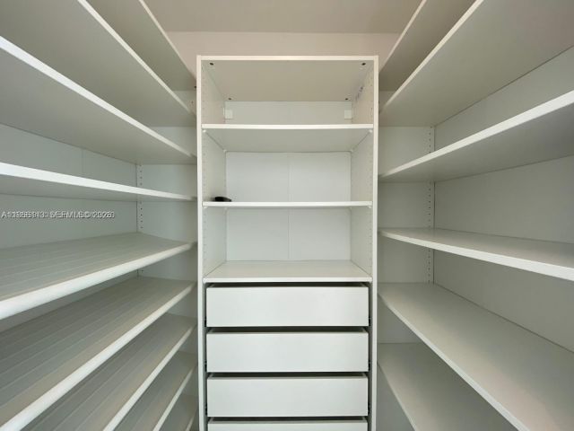 Apartment for rent  Unit # - photo 7494103