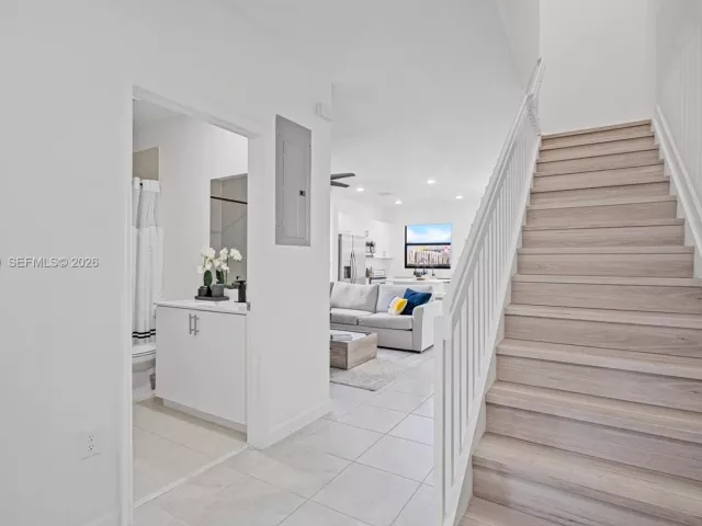 3-bedroom home for sale in Miami - 9941 SW 231st Ln 9941 - MondialRealty