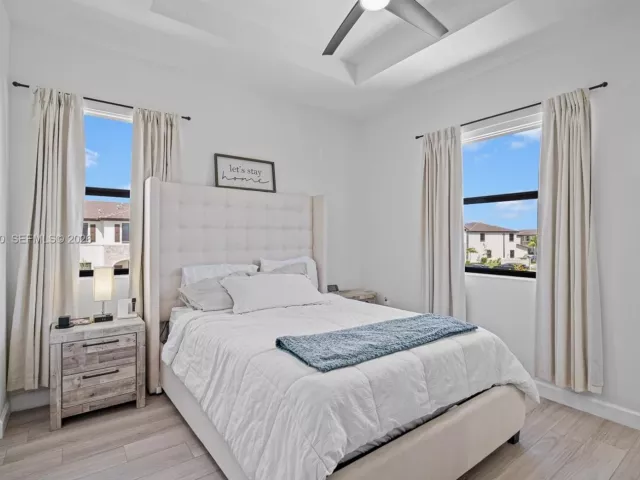 3-bedroom home for sale in Miami - 9941 SW 231st Ln 9941 - MondialRealty