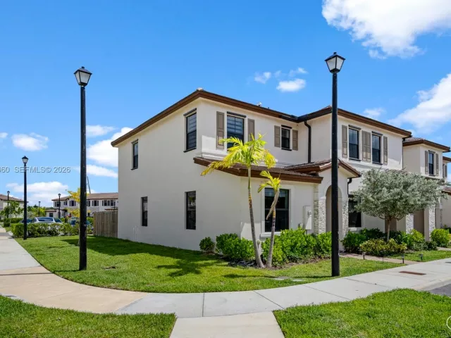 3-bedroom home for sale in Miami - 9941 SW 231st Ln 9941 - MondialRealty