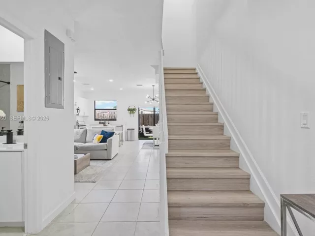 3-bedroom home for sale in Miami - 9941 SW 231st Ln 9941 - MondialRealty