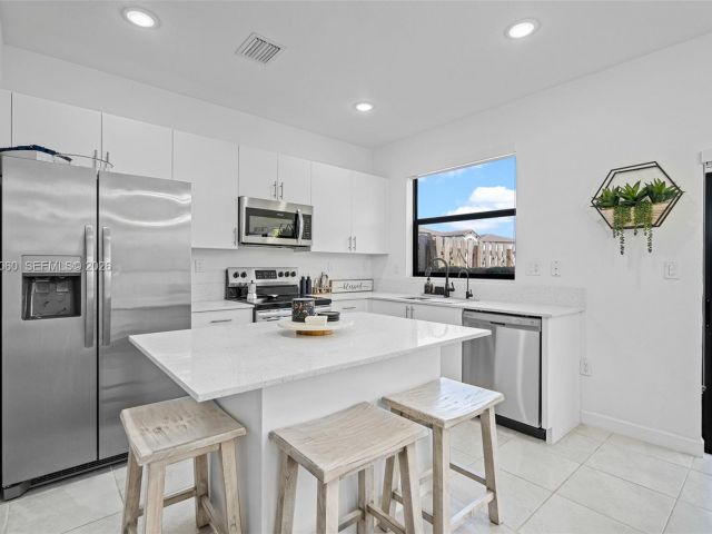 Home for sale at 9941 SW 231st Ln 9941 - photo 7436834