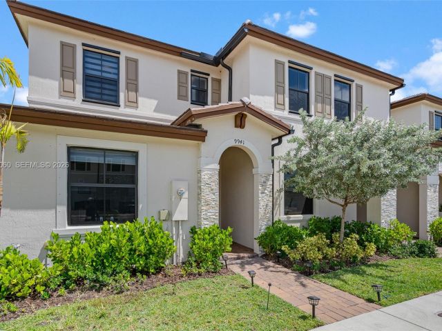 Home for sale at 9941 SW 231st Ln 9941 - photo 7436835