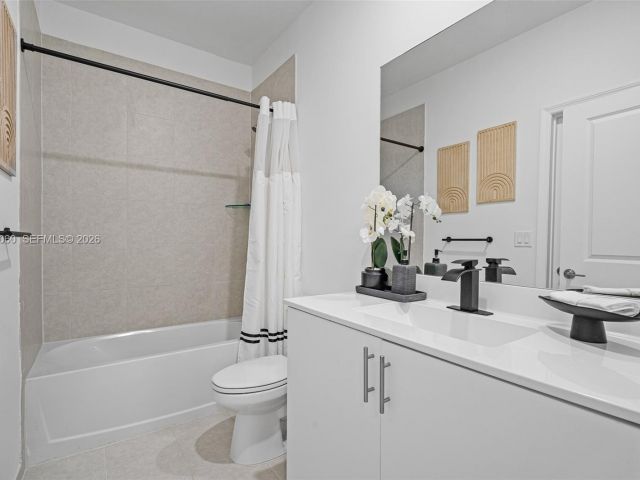 Home for sale at 9941 SW 231st Ln 9941 - photo 7436849