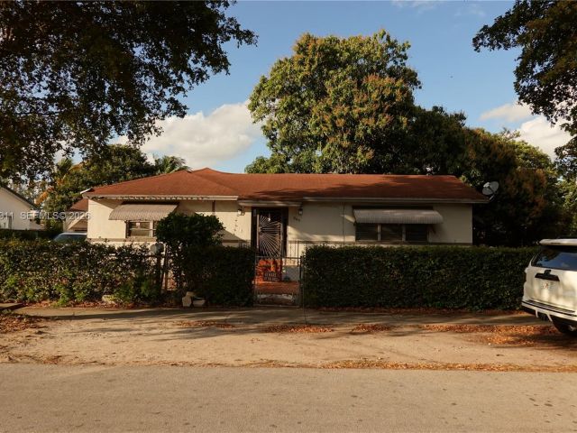 Home for sale at 909 NW 76th St - photo 7436722