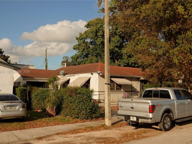 Home for sale at 909 NW 76th St - photo 7436724