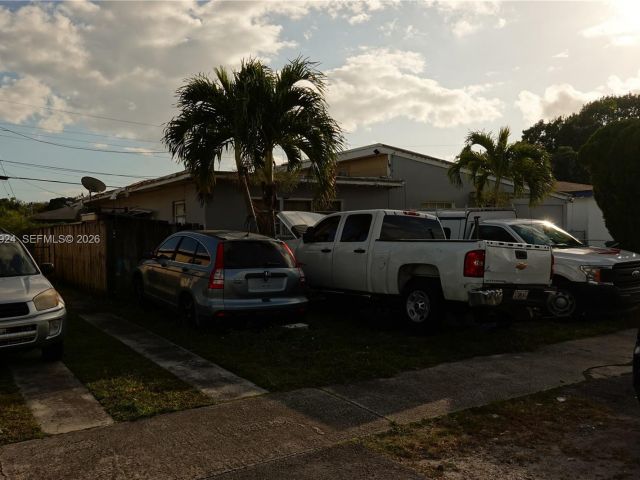 Home for sale at 810 NW 84th Ter - photo 7436727