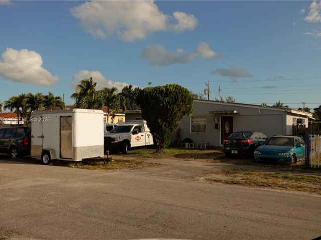 Home for sale at 810 NW 84th Ter - photo 7436728