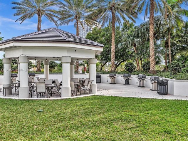 Apartment for sale  Unit #305 - photo 7445886