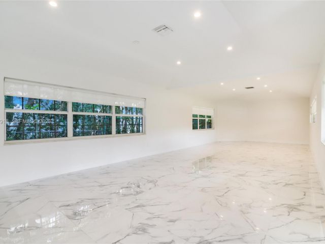 Home for rent at 52 Camden Dr - photo 7477235