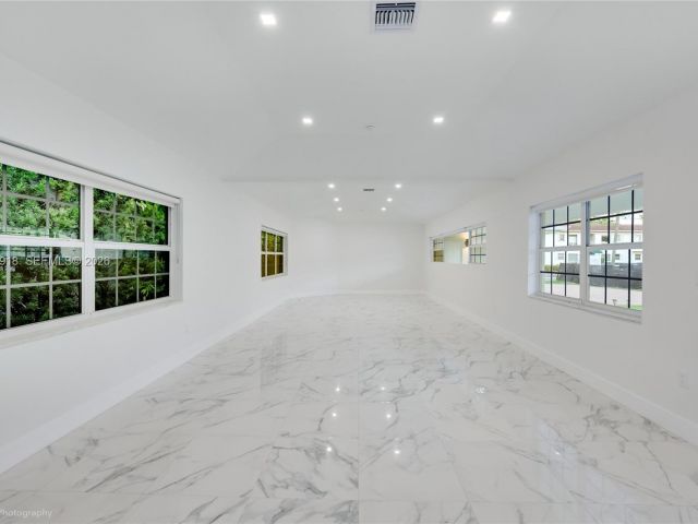 Home for rent at 52 Camden Dr - photo 7477236