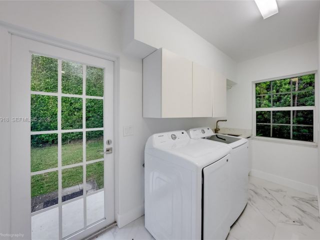 Home for rent at 52 Camden Dr - photo 7477240