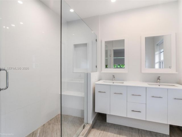 Home for rent at 52 Camden Dr - photo 7477243