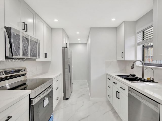 Home for sale at 3916 NW 207th St Rd - photo 7436960