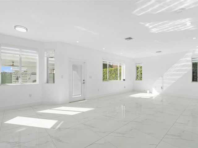 Home for rent at 15786 SW 141st St 15786 - photo 7436789