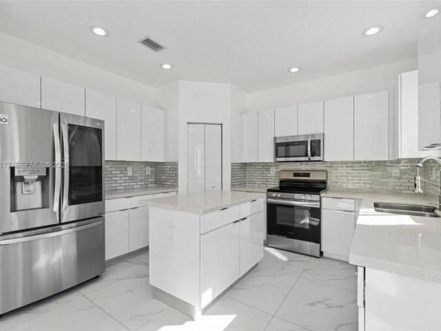 Home for rent at 15786 SW 141st St 15786 - photo 7436793