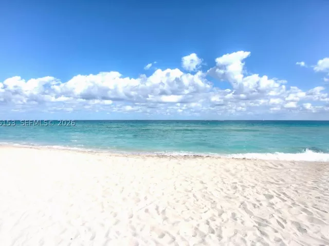 2-bedroom condo for sale in Surfside - 9225 Collins Ave 302 - MondialRealty