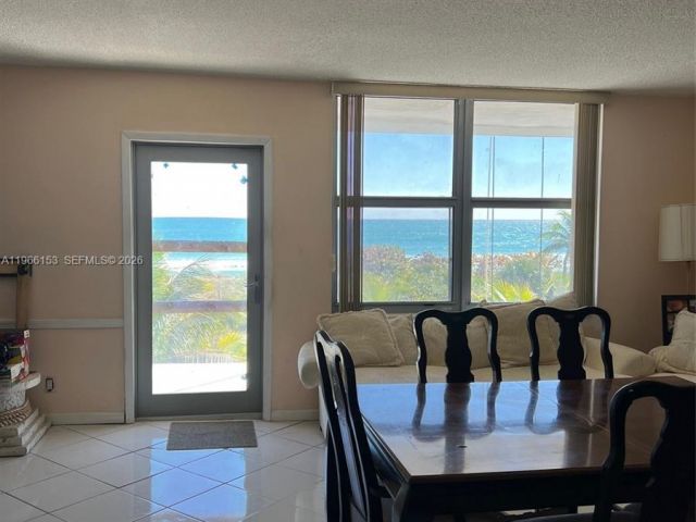 Apartment for sale  Unit #302 - photo 7506658